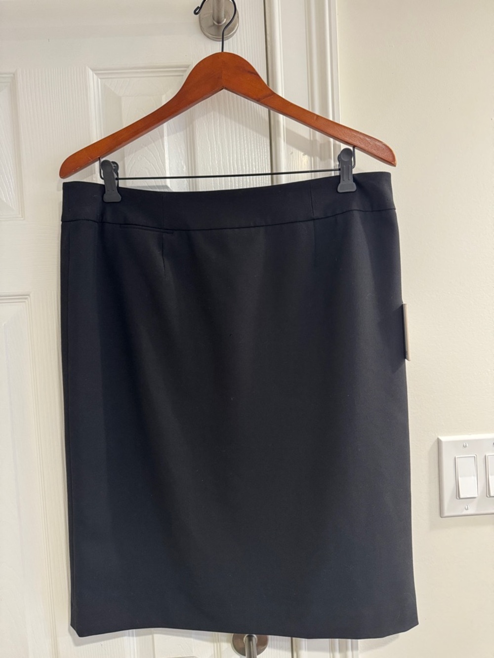 NWT Calvin Klein Black Pencil Skirt (Size 14)